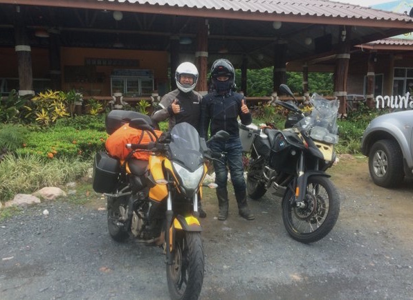 Along the way, I soptted a fellow biker travelling with his BMW F800R. He was on his way to Ranong to meet a friend. We happened to stop at the same restaurant for lunch. I later found out that the restaurant was called คุณภูมิรีสอร์ท.