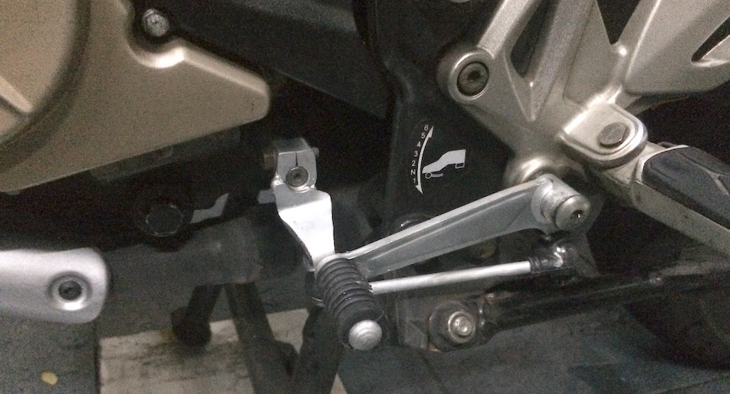 Excessive gear lever play on the Pulsar 200NS