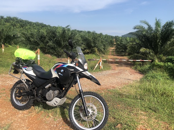 New Shoes for the G650GS Sertao – Shinko 804/805 Off-Road Biased Tires –  Ramblings of a Singapore Biker Boy